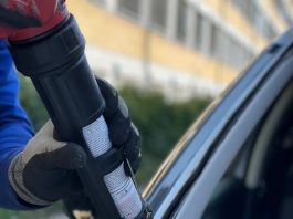 Kiedy należy wymienić szybę w samochodzie? szyba auto wymiana