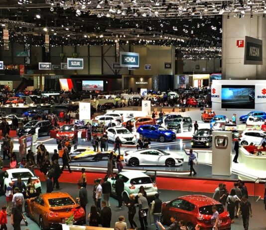 Genewskie salony motoryzacyjne: prestiżowa panorama innowacji kształtująca przyszłość globalnej branży automotive Prestiżowe szwajcarskie wydarzenie od 1905 roku premiuje najważniejsze światowe nowości motoryzacyjne w spektakularnej formie